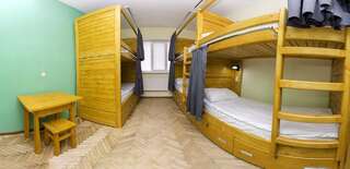Хостелы Dream Hostel Carpathians Rakhiv Рахов Кровать в общем 6-местном номере для мужчин и женщин-2