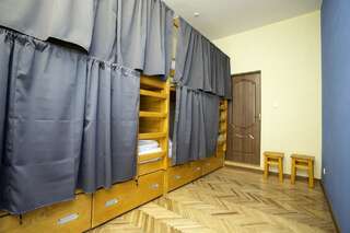 Хостелы Dream Hostel Carpathians Rakhiv Рахов Кровать в общем номере с 4 кроватями-5